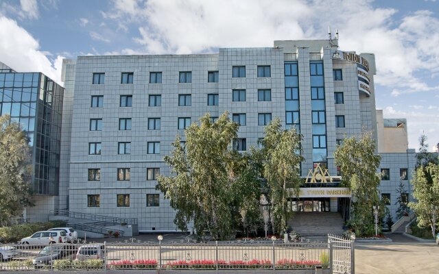 Tygyn Darkhan Hotel