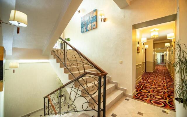 Mildom Hotel
