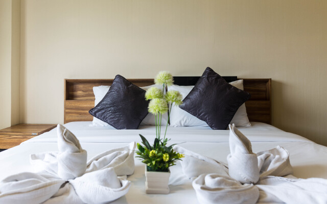 Отель Life Grand Chiang Mai