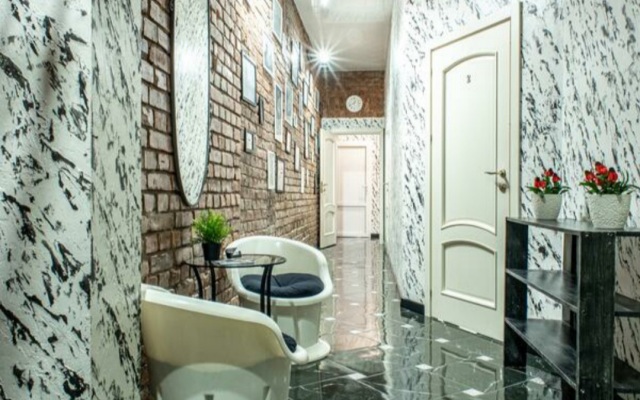 Апартаменты Black & White на Сенной