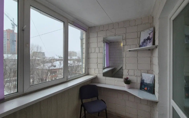 Kvartira-studiya s Lodzhiej na Sinel'nikova 1 Flat