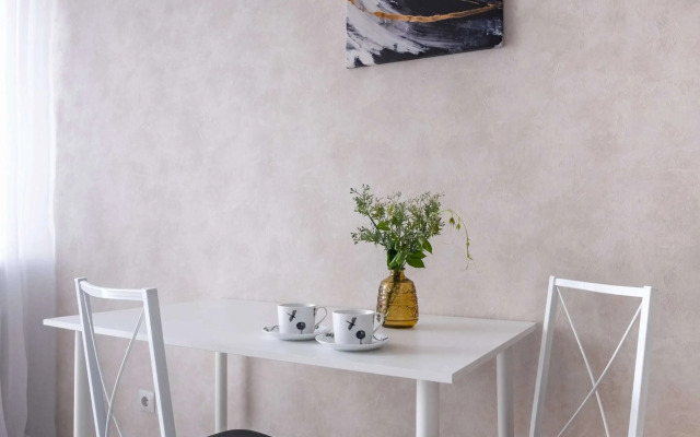Na Pervomayskoy Ulitse 70 Flat