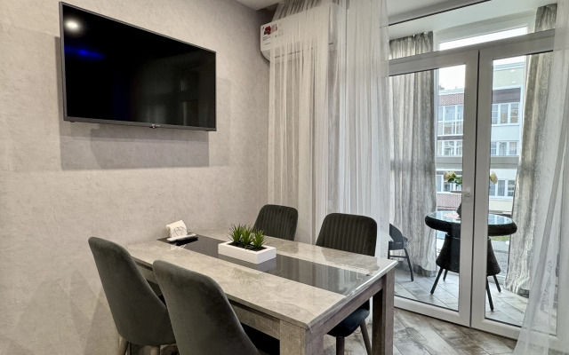 U Morya na ulitse Grizodubovoy 1 Apartments