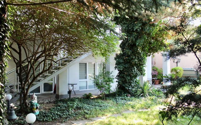 Na Komsomolskoy Guest House