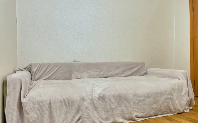 Апартаменты Двухкомнатная квартира с раздельными комнатами и балконом