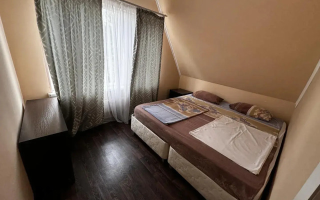 Uyutny Guest House