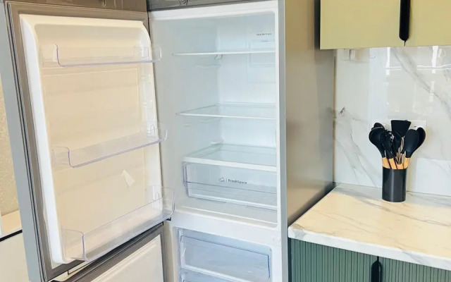 Uyutnye apartamenty s vidom na basseyn Apartments