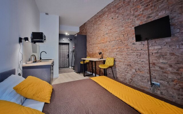 FlatHome24 U Metro Narvskaya Apartments