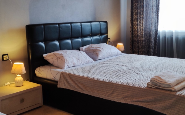Na prospekte Lenina 2 Apartments