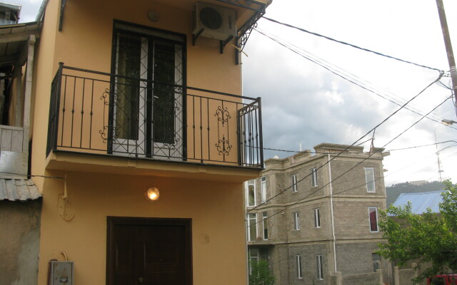 Nana Apartments