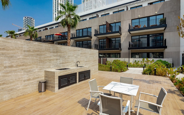 Oakley Square 1Br with Maid's Room Apartment