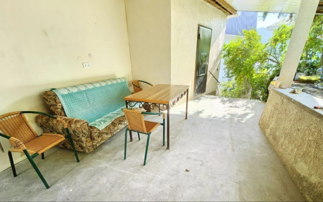 Na Izobilnoy 19V Private House