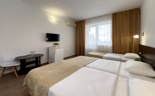 Chyornoe More Hotel