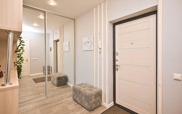 Uyutnaya S Dizaynerskim Remontom I Shikarnym Vidom Flat