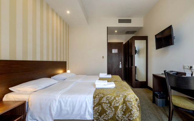 Citrus Hotel