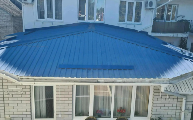 Zolotoy Lev Hotel