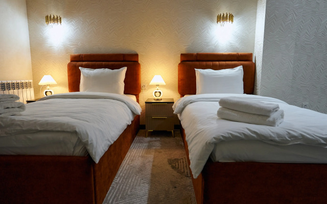 Отель Maksima Hotel