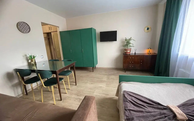 Studiya na Kuryizhova Flat