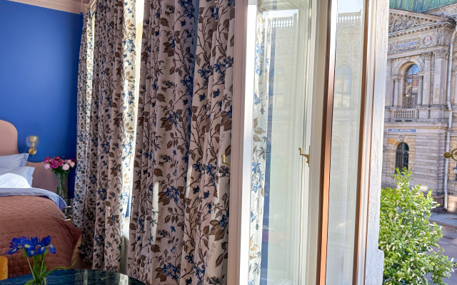 Апартаменты Эксклюзивная квартира Уголок Парижа