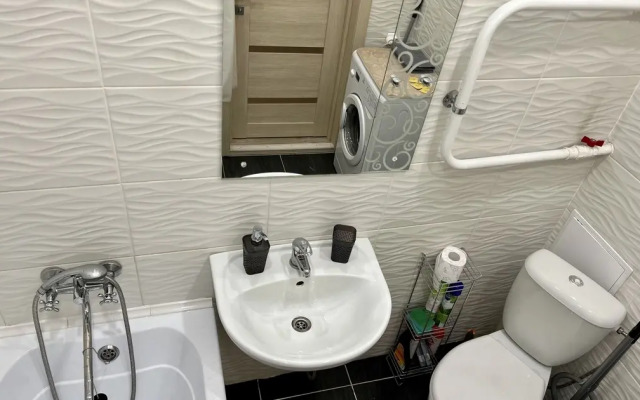 AppartDeLuxe na Ulitse Petra Podzolkova 21 Flat