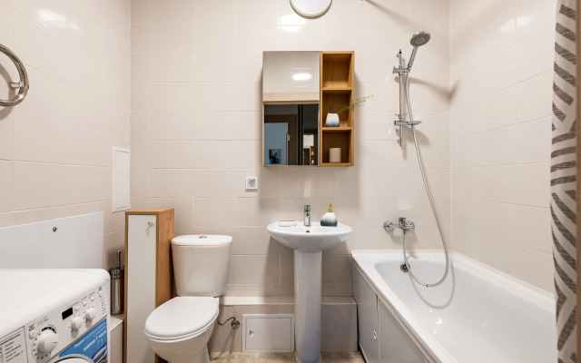 Vidovaya s balkonom na solnechnoj storone Flat