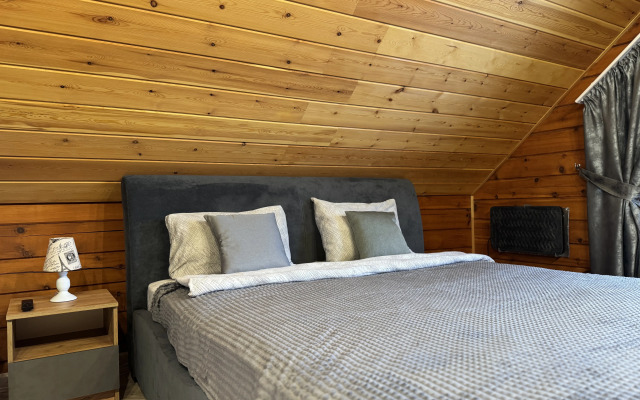 Uyutny Derevyanny Domik U Reki Private House