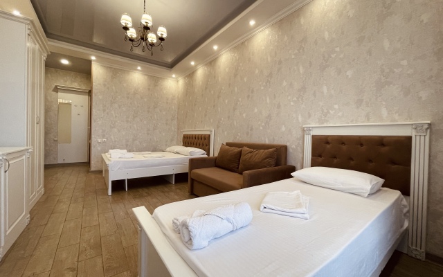 Roza Vetrov Guest House