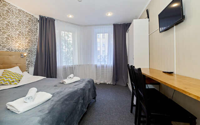 U Semi Mostov Hotel