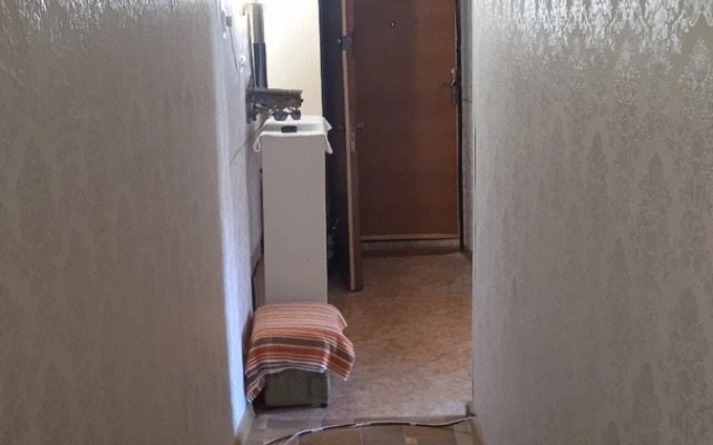 Tryokhkomnatnaya V Posyolke Ordzhonikidze Flat