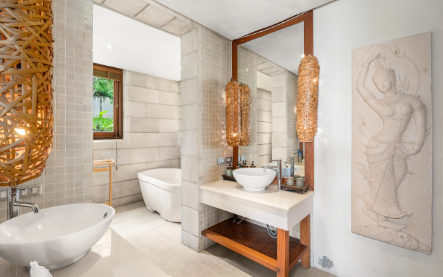 Ban Reemo Luxury Villa