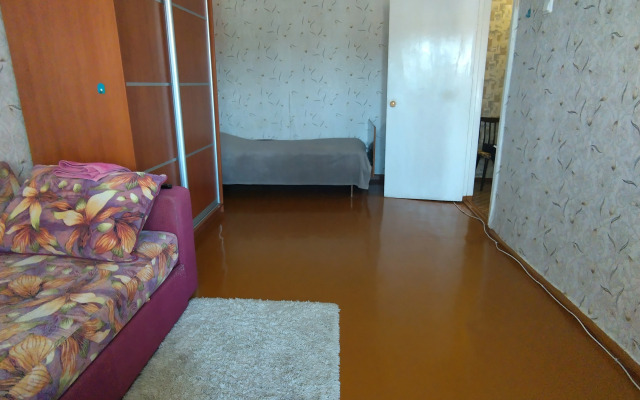 Naprotiv ZHD Vokzala Flat