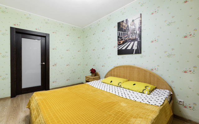 Na Vosem Person Apartments
