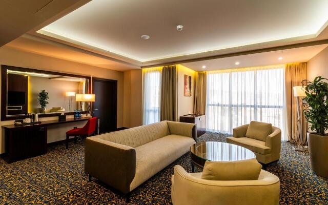 Отель Ramada and Suites by Wyndham Yerevan