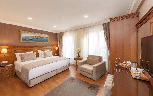 Royan Suites Boutique Hotel