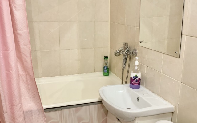 Апартаменты квартира на Малая Тульская 8