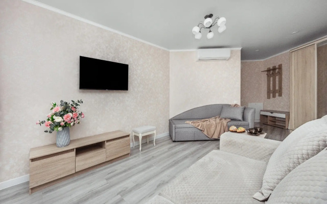 Dvukhkomnatnaya S Balkonom I Vidom Na More Flat