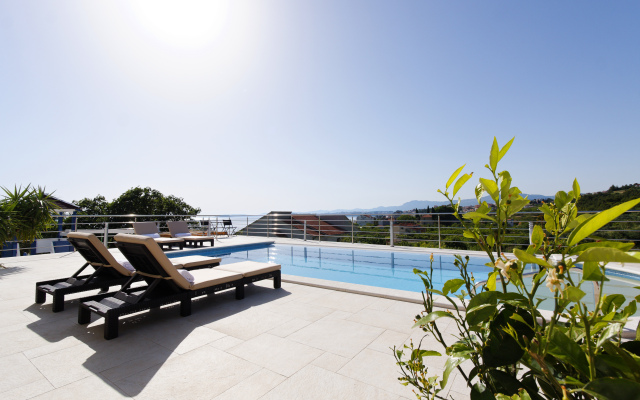 Mermaid Podstrana Villa