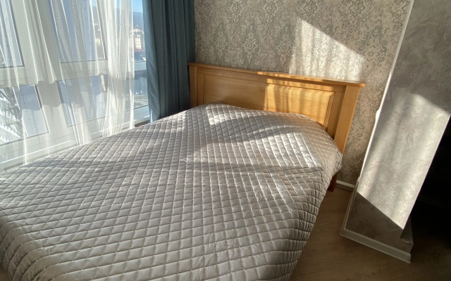 Shikarnaya Dvushka S Prekrasnym Vidom Na Gory Apartments