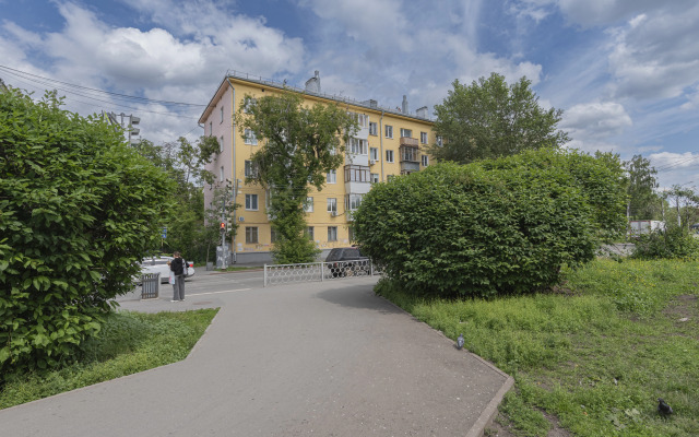 Квартира Уютные апартаменты у метро в сердце Екатеринбурга