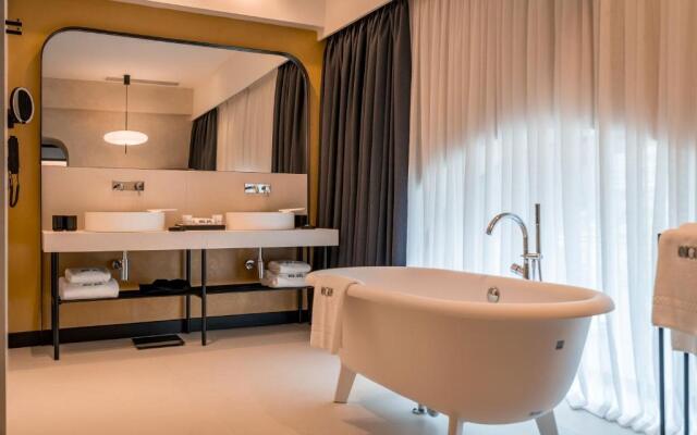 Monograph Hotel (by Travel Agency)