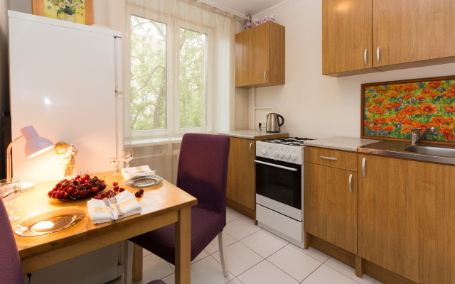 Na Kastanayevskoy 3 Apartment