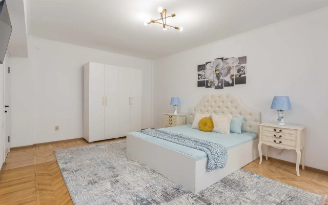 Svetlaya V Tsentre Goroda Flat