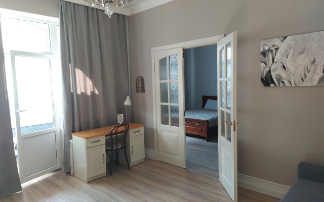 Квартира в центре у парка Луизы