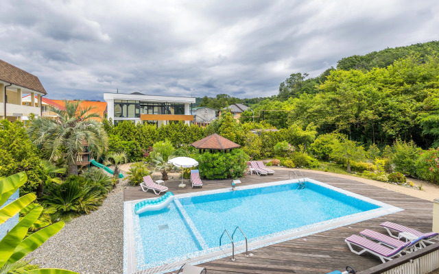 Yuzhny Park Guest House
