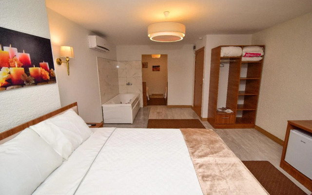 DMR Grand Family Airport Hotel
