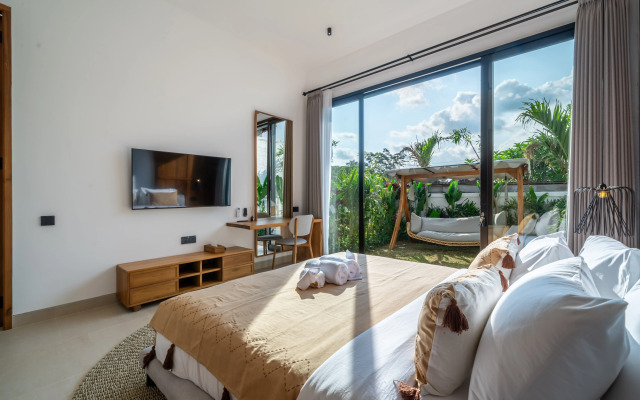 Novaya, 3 Spalni, Luchshee Raspolozhenie, Bolshoy Basseyn, Palma Villa