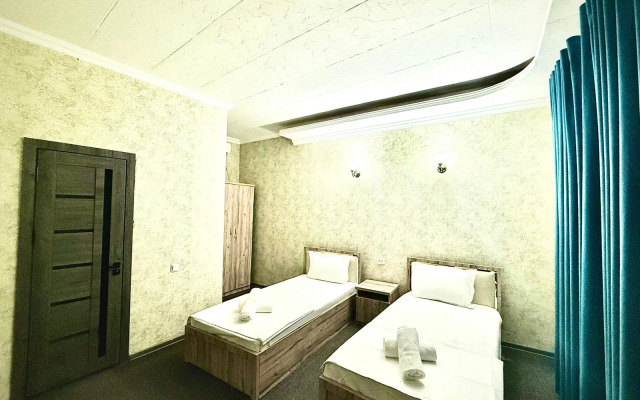 Отель Hafiz Plaza