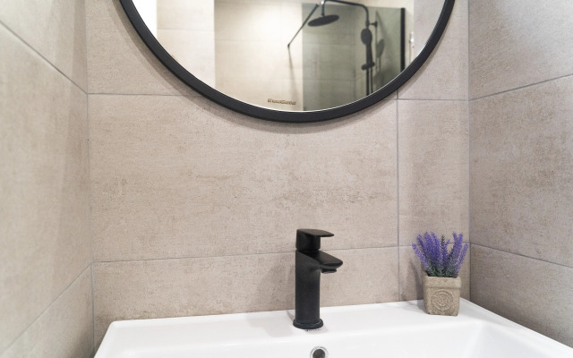 Neft Hotel