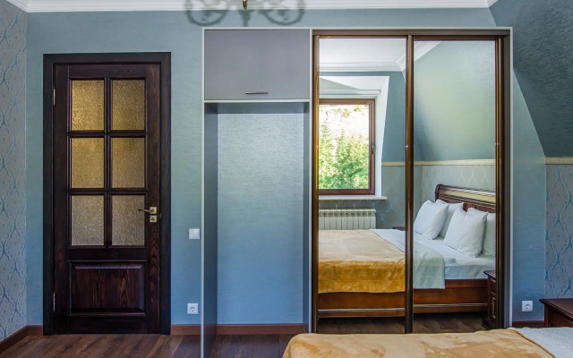 Квартира Трехкомнатная с балконом