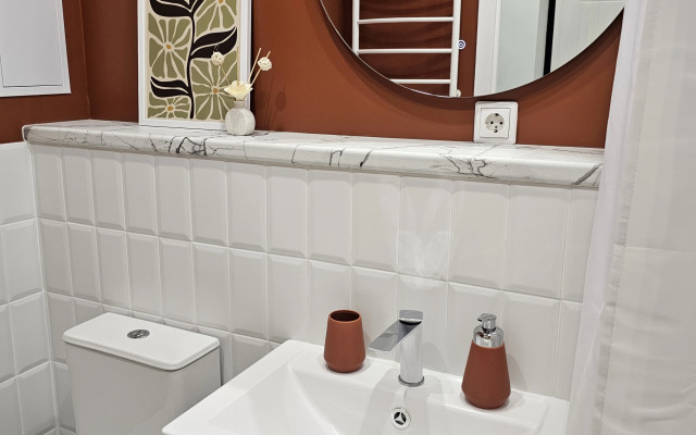 Sovremennaya studiya s vidom na les Flat